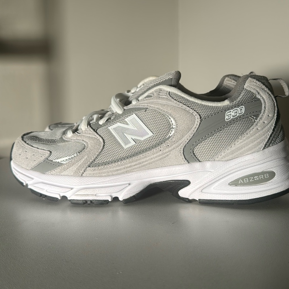 Gray New balance 530